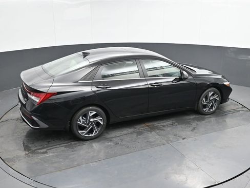Used 2025 Hyundai Elantra Limited FWD image 39