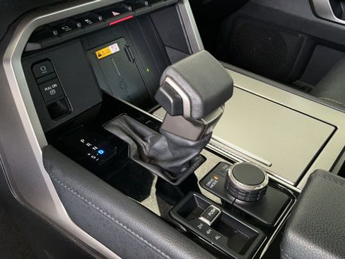 Used 2024 Toyota Sequoia Limited AWD/4WD image 18