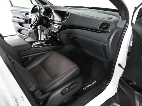 Used 2024 Honda Ridgeline Black Edition image 10