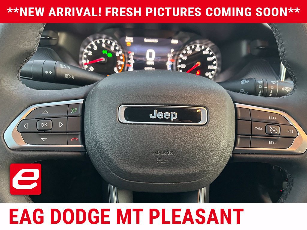Used 2026 Jeep Compass Latitude AWD/4WD image 7