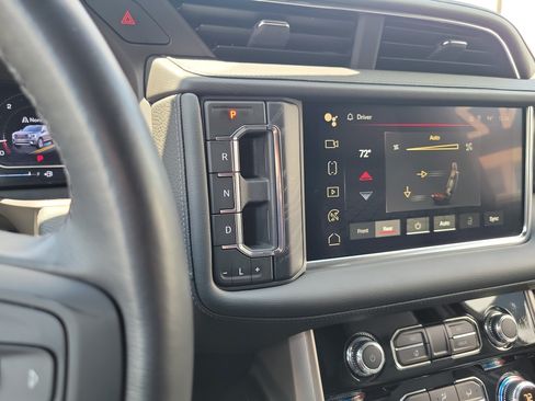 Used 2024 GMC Yukon XL Denali w/ Advanced Technology Package AWD/4WD image 24