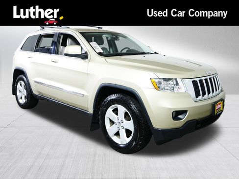 Used 2011 Jeep Grand Cherokee Laredo AWD/4WD image 1
