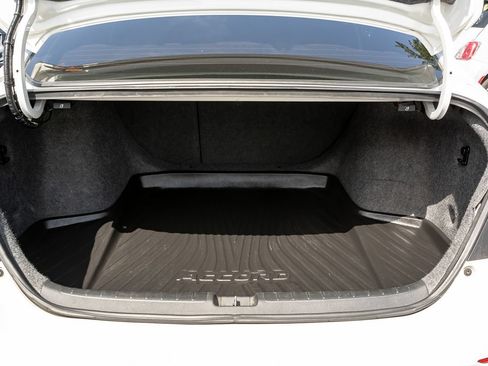 Used 2018 Honda Accord Sport image 11