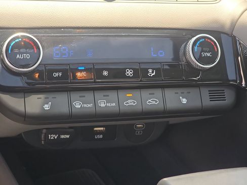 Used 2025 Hyundai Elantra SEL FWD image 24