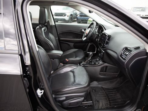 Used 2018 Jeep Compass Limited w/ Navigation Group AWD/4WD image 24