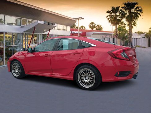 Used 2020 Honda Civic Sport image 5