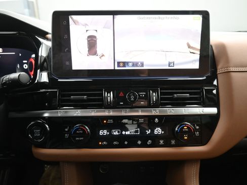 New 2026 Nissan Pathfinder Platinum AWD/4WD image 17