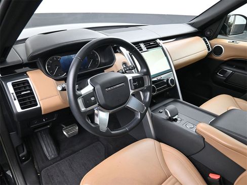 Used 2023 Land Rover Discovery S R-Dynamic image 7