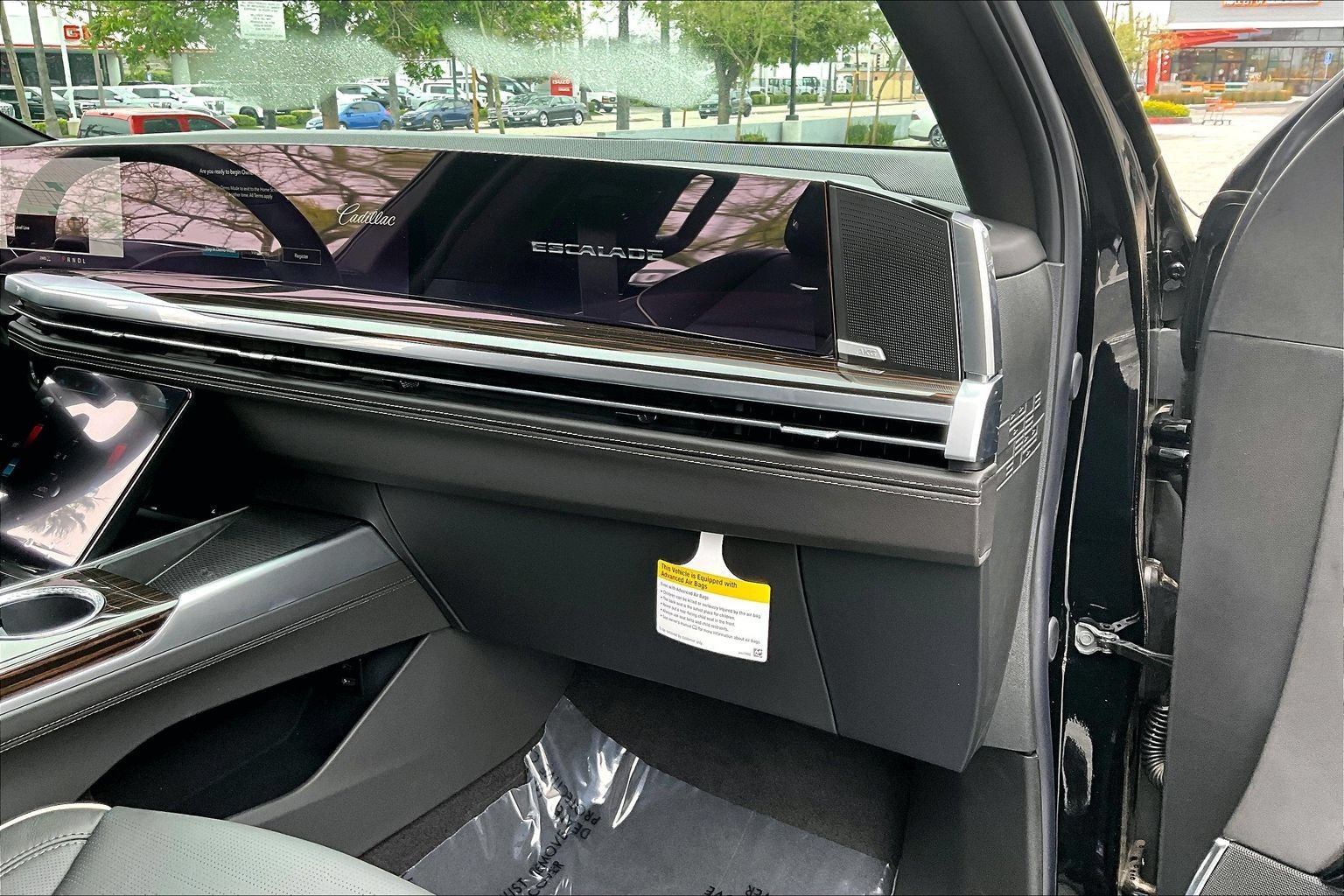 New 2026 Cadillac Escalade Luxury w/ LPO, Floor Liner Package AWD/4WD image 30