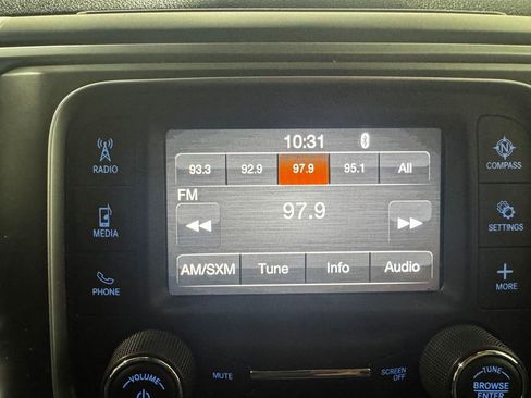Used 2022 RAM 1500 Classic SLT AWD/4WD image 3