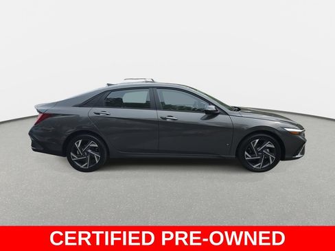 Certified 2025 Hyundai Elantra SEL FWD image 4