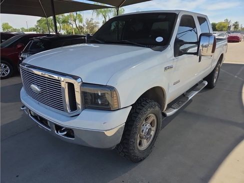 Used 2006 Ford F250 Lariat image 1
