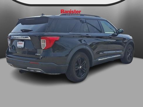 Used 2021 Ford Explorer XLT w/ Equipment Group 202A AWD/4WD image 4