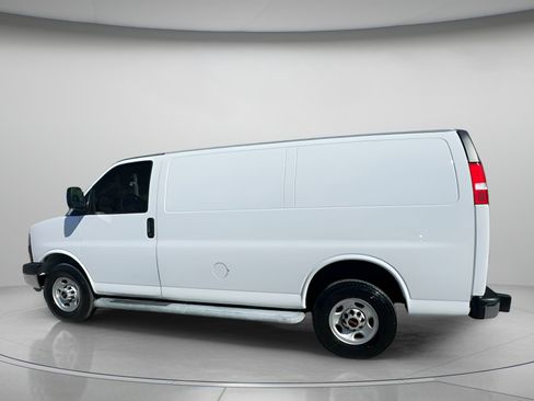 Used 2024 GMC Savana 2500 w/ Driver Convenience Package image 17