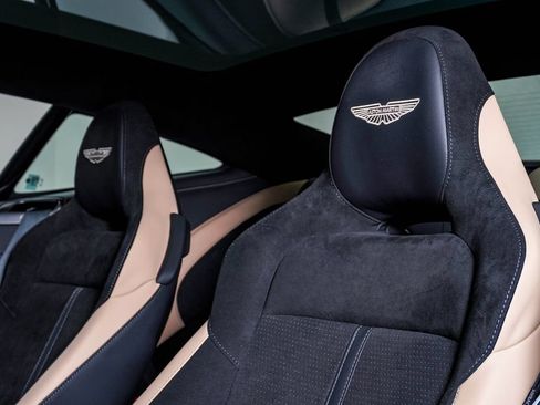 Used 2025 Aston Martin DB12 Coupe RWD image 21