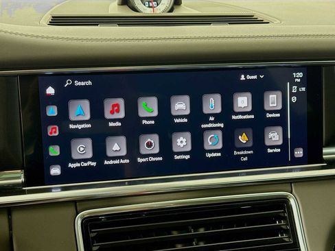 Used 2022 Porsche Panamera GTS image 18