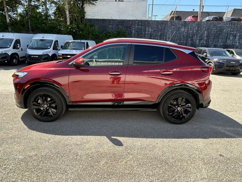 Used 2024 Buick Encore GX Sport Touring AWD/4WD image 6