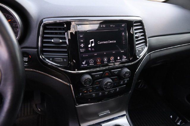 Used 2020 Jeep Grand Cherokee Limited AWD/4WD image 17