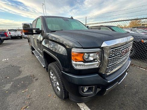 Used 2018 GMC Sierra 2500 Denali w/ Suspension Package, Off-Road image 2
