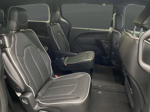 New 2026 Chrysler Pacifica Limited w/ S Appearance Package AWD/4WD image 34