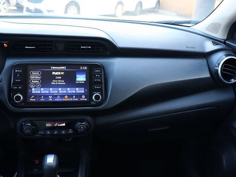 Used 2021 Nissan Kicks SV FWD image 43