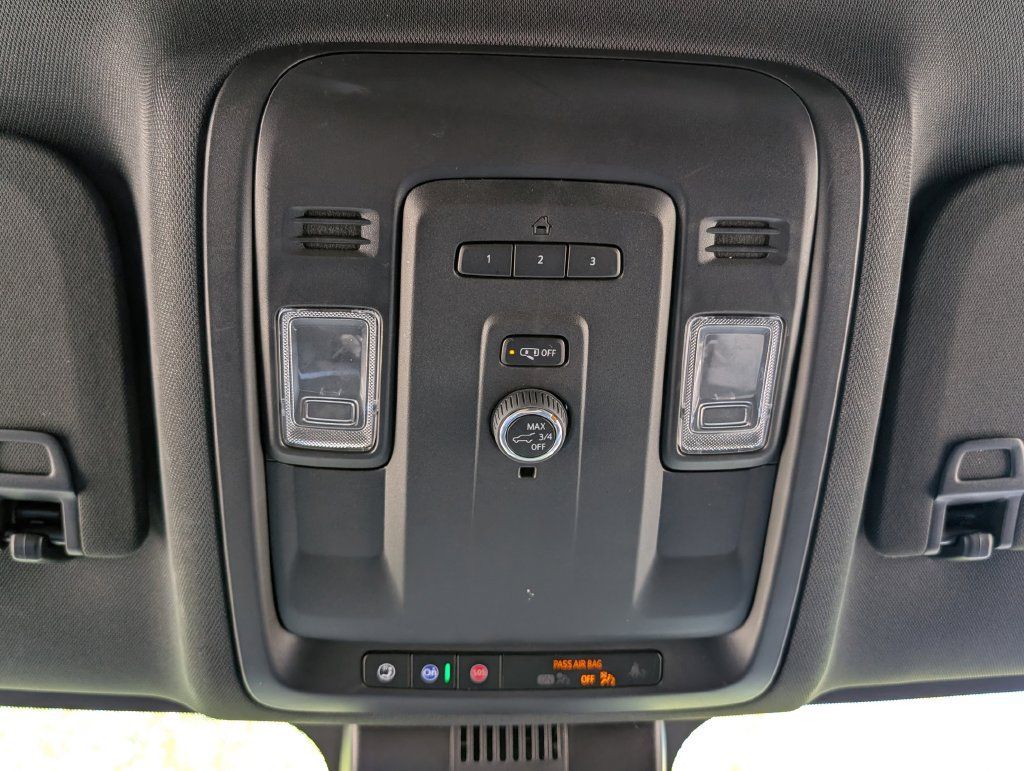 Used 2024 Chevrolet Tahoe LT AWD/4WD image 11