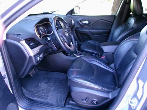 Used 2017 Jeep Cherokee High Altitude AWD/4WD image 8