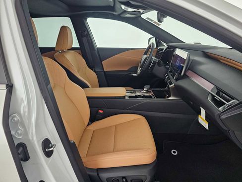 Used 2026 Lexus RX 350 Premium w/ Accessory Package (Z1) image 10