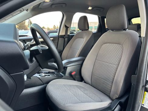 Used 2021 Ford Escape SE image 18