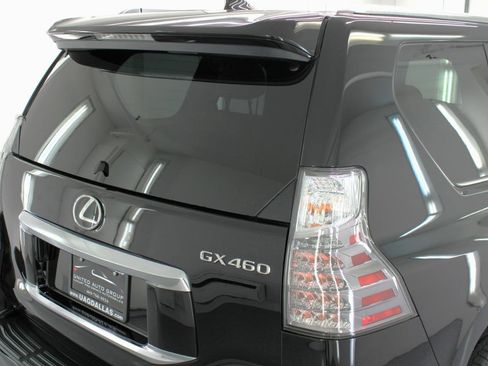Used 2022 Lexus GX 460 Premium w/ Premium Package image 19