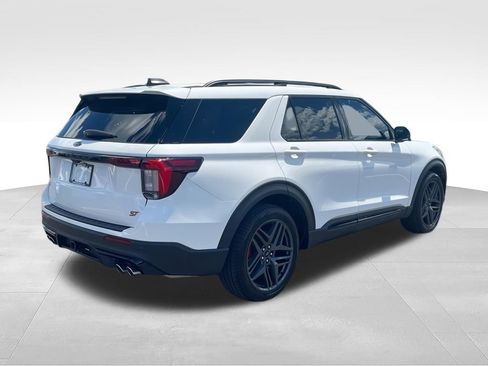 Used 2025 Ford Explorer ST AWD/4WD image 8