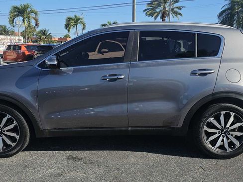 Used 2017 Kia Sportage EX w/ EX Technology Package FWD image 2