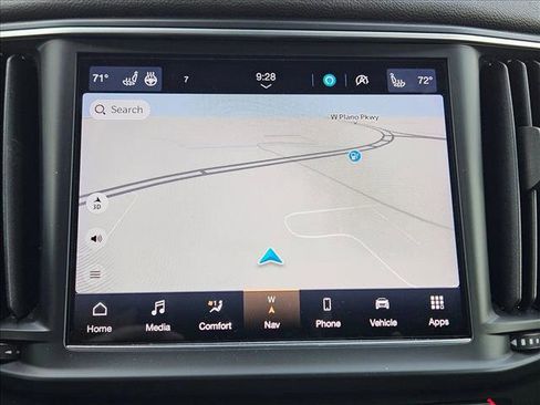 Used 2021 Maserati Levante image 14