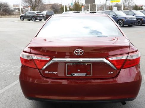 Used 2016 Toyota Camry LE image 4