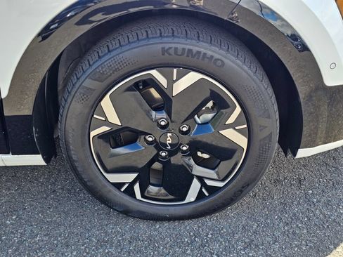 Certified 2023 Kia Niro Wave w/ Wave Preserve Package FWD image 32