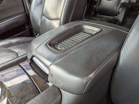 Used 2020 Cadillac Escalade Platinum AWD/4WD image 28