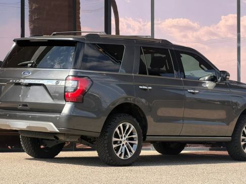 Used 2018 Ford Expedition Limited w/ Equipment Group 301A AWD/4WD image 15