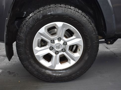 Used 2017 Toyota 4Runner SR5 image 9