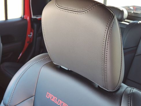 Used 2025 Jeep Gladiator Rubicon image 19