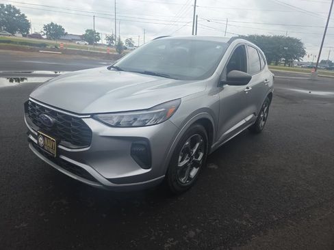 Certified 2023 Ford Escape ST-Line w/ Tech Pack #1 FWD image 3