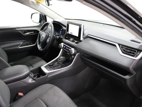 Used 2024 Toyota RAV4 AWD Hybrid image 27