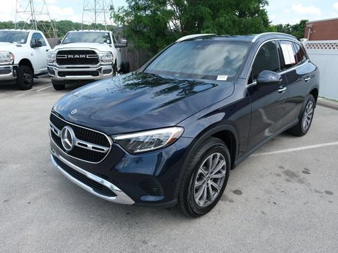 Used 2023 Mercedes-Benz GLC 300 image 11