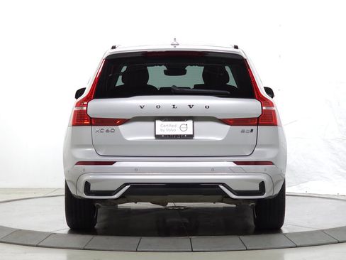 Certified 2025 Volvo XC60 B5 Plus AWD/4WD image 7