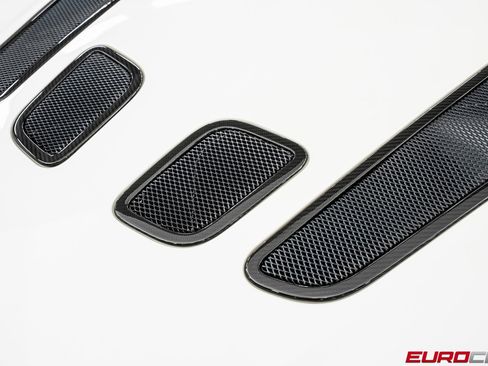 Used 2017 Aston Martin V12 Vantage S image 10