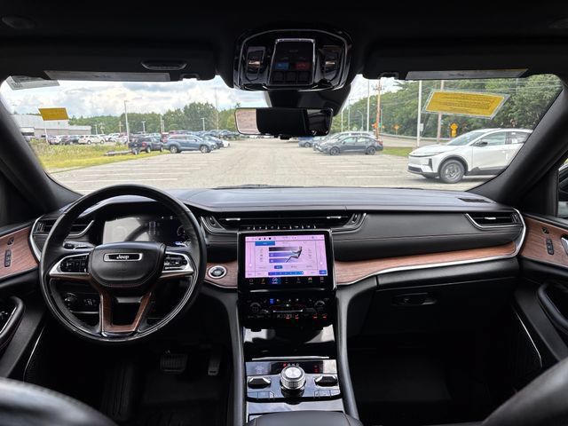 Used 2023 Jeep Grand Cherokee Summit w/ Adv Protech Group IV AWD/4WD image 31