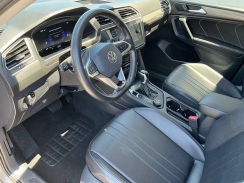 Used 2024 Volkswagen Tiguan SE AWD/4WD image 14
