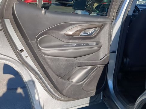 Used 2024 GMC Terrain SLE image 30