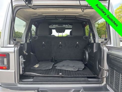 Used 2018 Jeep Wrangler Unlimited Sahara w/ Dual Top Group AWD/4WD image 38