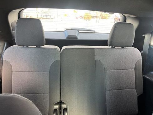 Used 2023 Chevrolet Traverse LT image 23