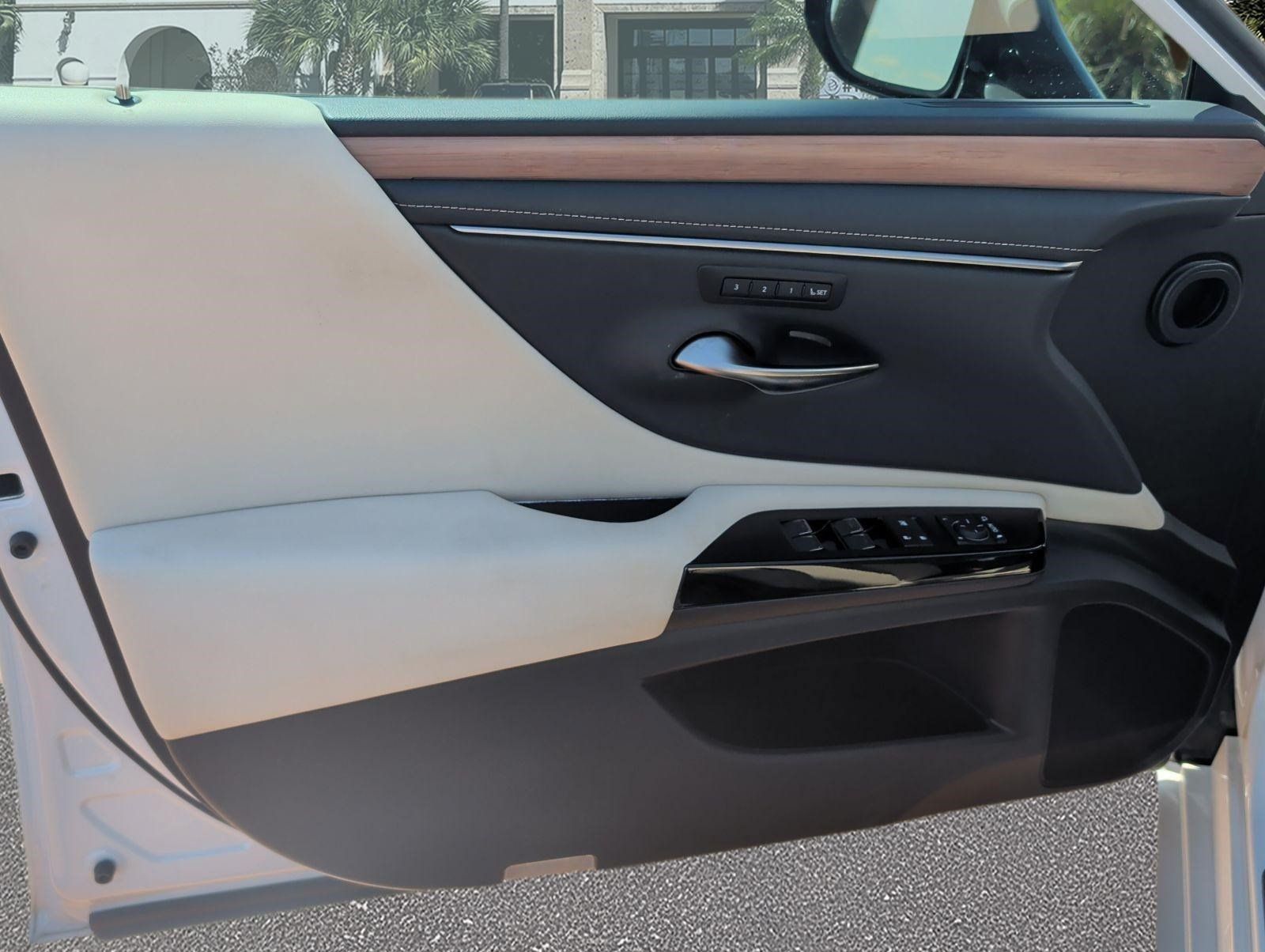 Certified 2025 Lexus ES 350 w/ Premium Package FWD image 8
